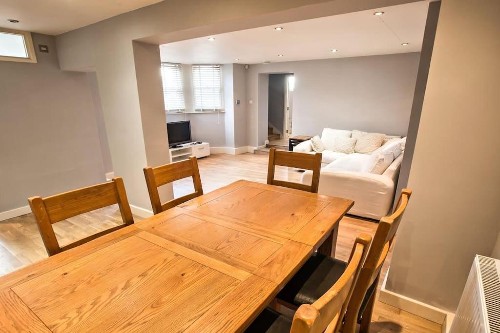 Charming Apartment In Deal Near The Beach & Town Екстер'єр фото