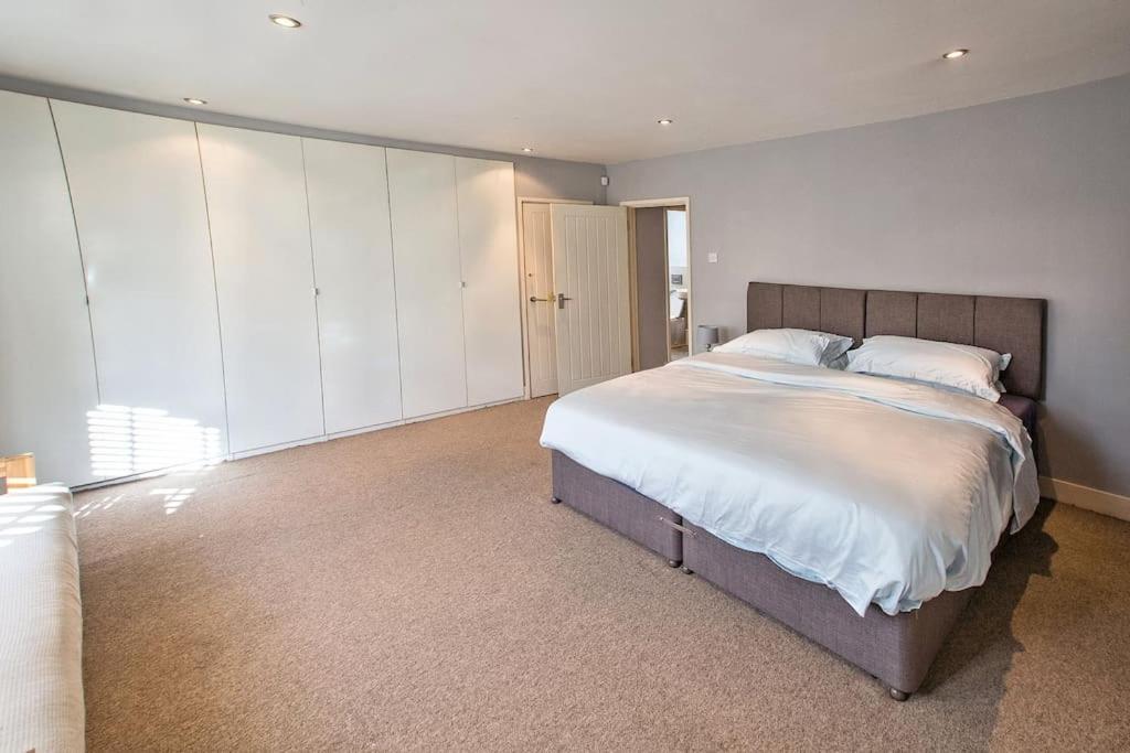 Charming Apartment In Deal Near The Beach & Town Екстер'єр фото