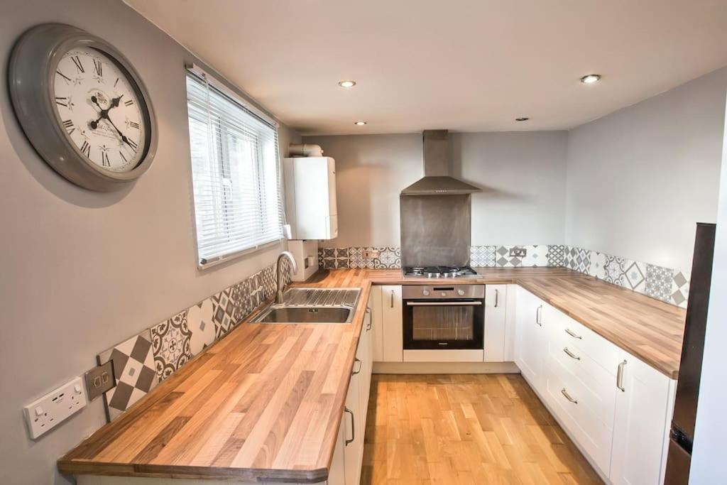 Charming Apartment In Deal Near The Beach & Town Екстер'єр фото
