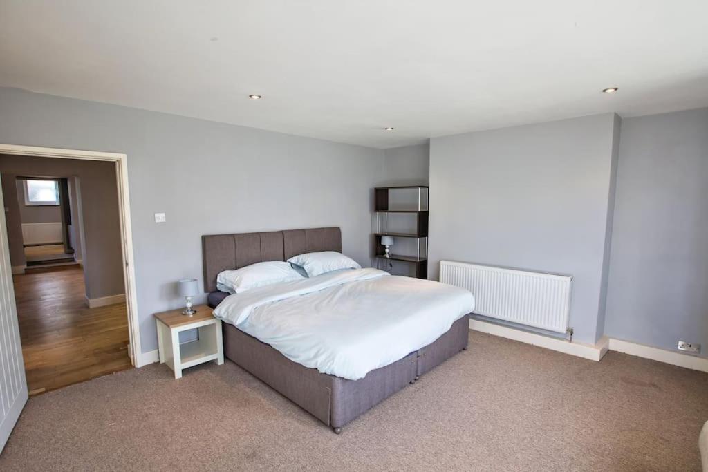Charming Apartment In Deal Near The Beach & Town Екстер'єр фото
